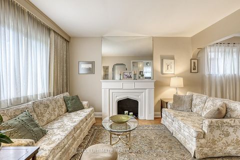 Photo 5 at 30 joanith Drive, Parkview, Toronto