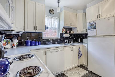 Photo 10 at 30 joanith Drive, Parkview, Toronto