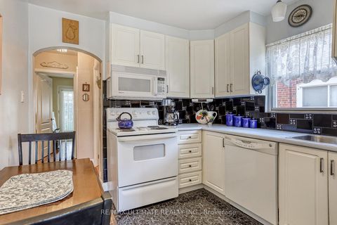Photo 11 at 30 joanith Drive, Parkview, Toronto