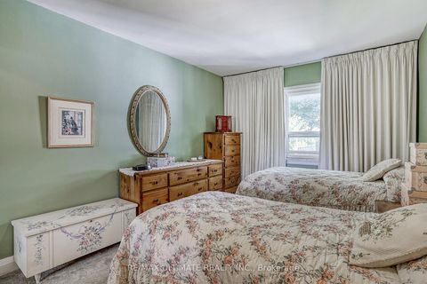 Photo 17 at 30 joanith Drive, Parkview, Toronto