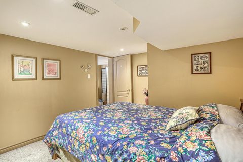 Photo 23 at 30 joanith Drive, Parkview, Toronto