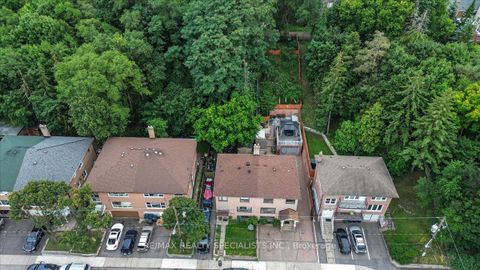 Photo 2 at 26 Edinborough Court, Smythe, Toronto