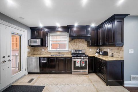 Photo 6 at 26 Edinborough Court, Smythe, Toronto