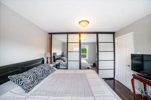 Photo 9 at 26 Edinborough Court, Smythe, Toronto