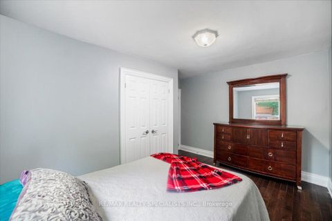 Photo 11 at 26 Edinborough Court, Smythe, Toronto