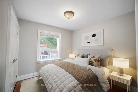 Photo 12 at 26 Edinborough Court, Smythe, Toronto