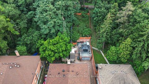 Photo 15 at 26 Edinborough Court, Smythe, Toronto