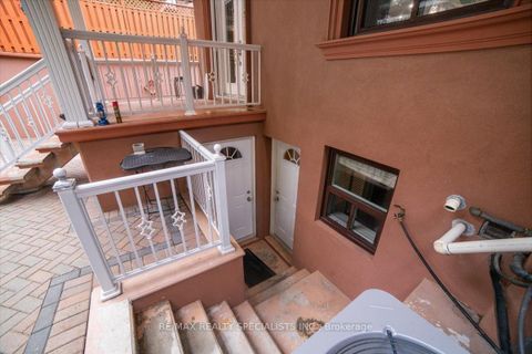 Photo 22 at 26 Edinborough Court, Smythe, Toronto