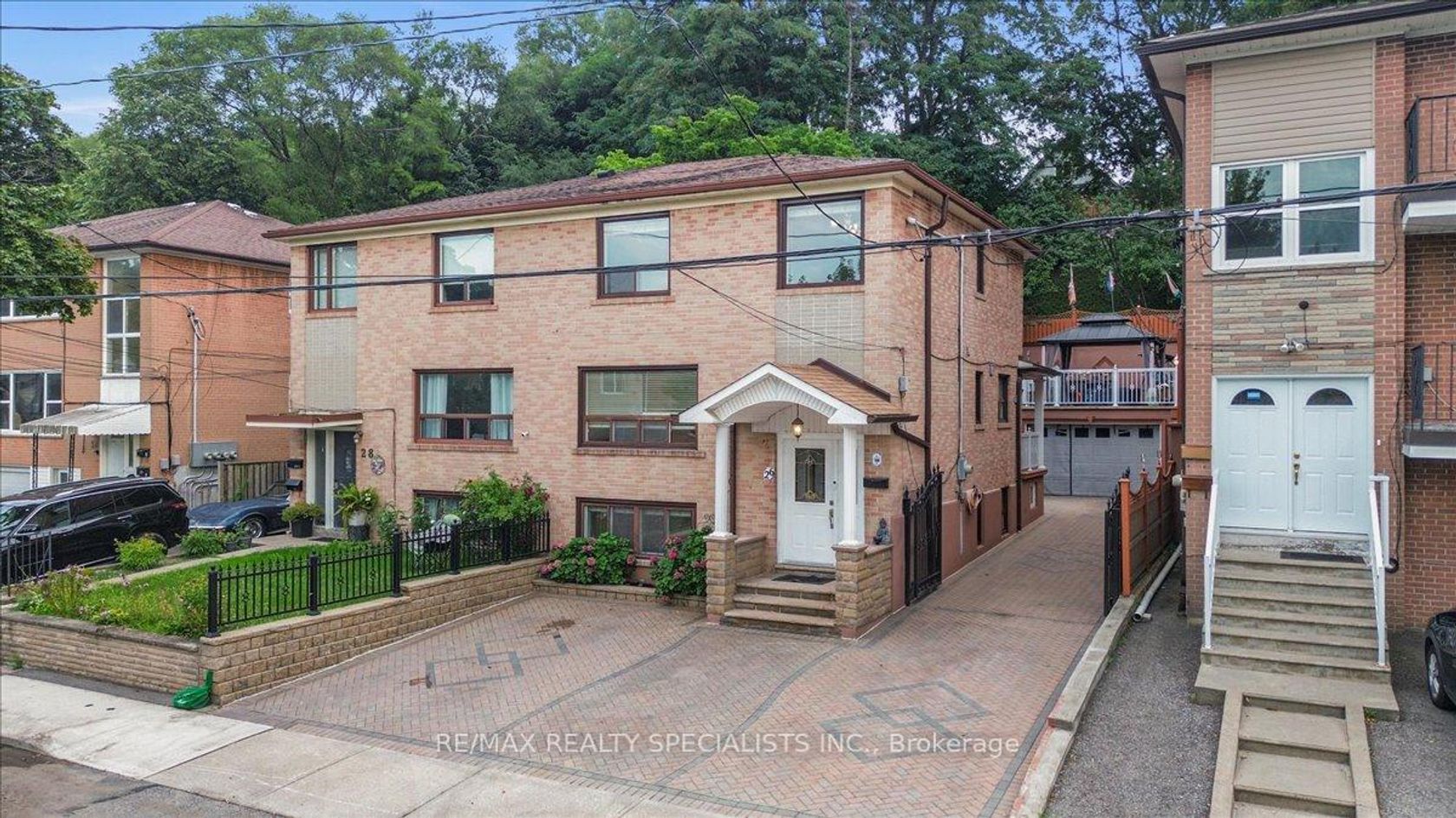 26 Edinborough Court, Smythe, Toronto 