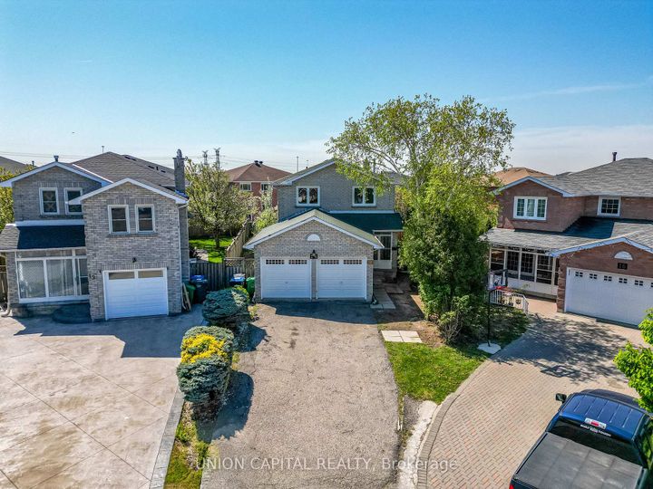Photo 1 at 14 Rodwell Court, Fletcher's Creek South, Brampton