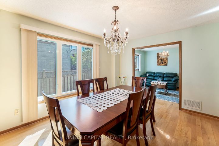 Photo 10 at 14 Rodwell Court, Fletcher's Creek South, Brampton