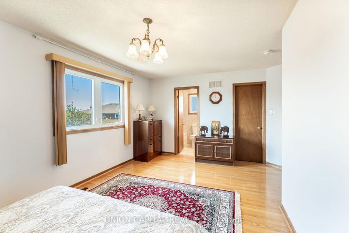 Photo 15 at 14 Rodwell Court, Fletcher's Creek South, Brampton