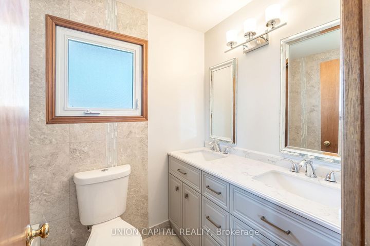 Photo 16 at 14 Rodwell Court, Fletcher's Creek South, Brampton
