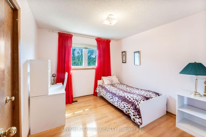 Photo 17 at 14 Rodwell Court, Fletcher's Creek South, Brampton