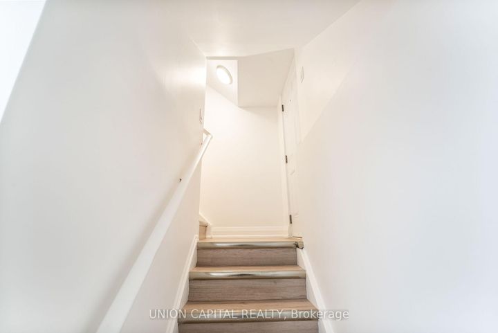 Photo 23 at 14 Rodwell Court, Fletcher's Creek South, Brampton