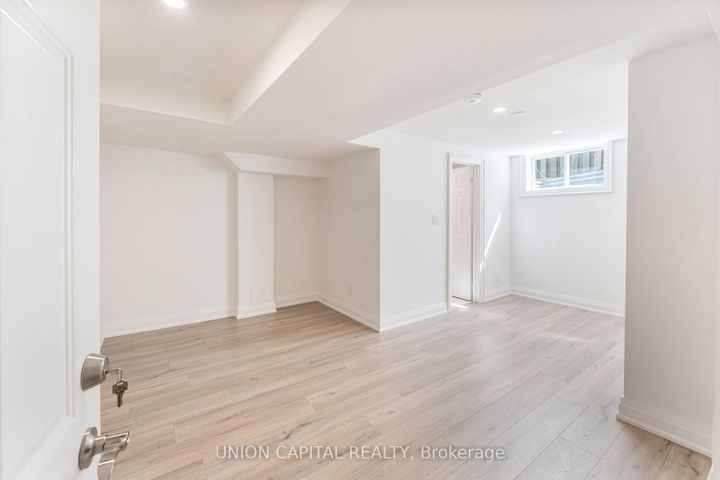 Photo 25 at 14 Rodwell Court, Fletcher's Creek South, Brampton