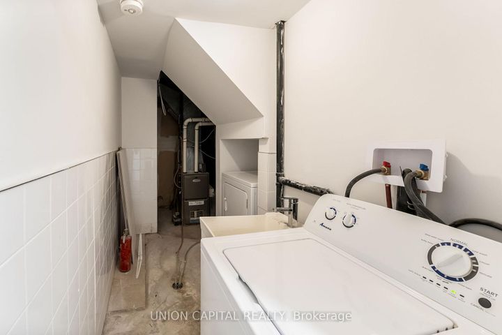 Photo 37 at 14 Rodwell Court, Fletcher's Creek South, Brampton