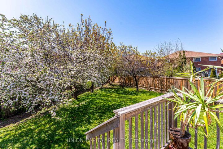 Photo 42 at 14 Rodwell Court, Fletcher's Creek South, Brampton