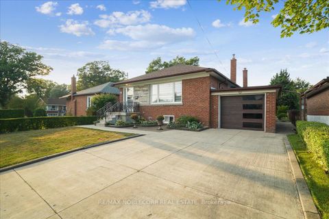 Photo 2 at 65 Exbury Road, CFB, Toronto