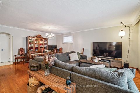 Photo 8 at 65 Exbury Road, CFB, Toronto