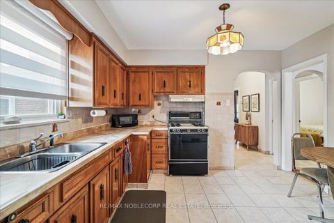Photo 15 at 65 Exbury Road, CFB, Toronto