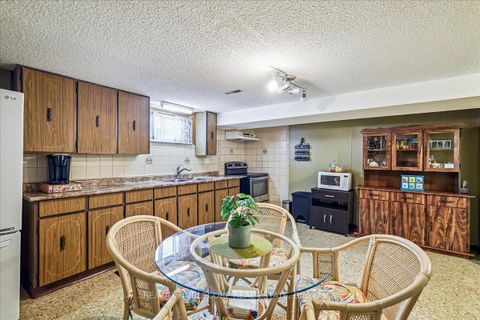 Photo 33 at 65 Exbury Road, CFB, Toronto