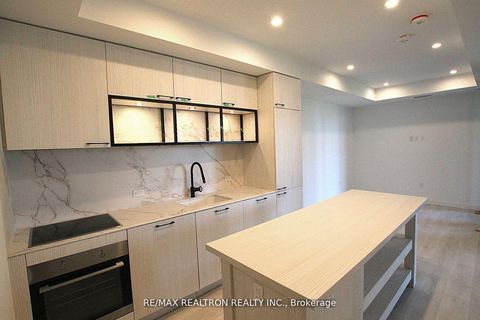 Photo 8 at 801 - 505 Richmond Street W, Waterfront Communities C1, Toronto