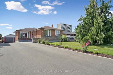 Photo 1 at 7 Gatesgill Crescent, CFB, Toronto