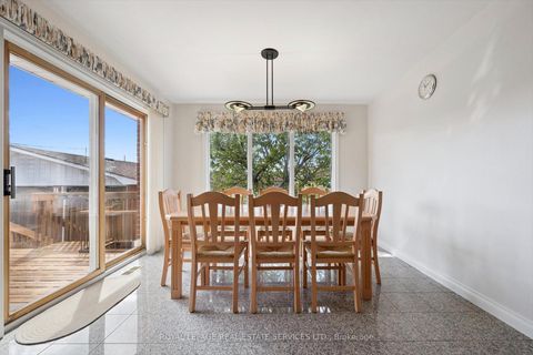 Photo 11 at 7 Gatesgill Crescent, CFB, Toronto