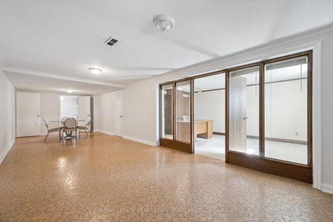 Photo 20 at 7 Gatesgill Crescent, CFB, Toronto