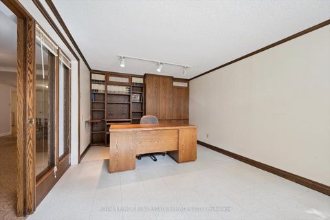 Photo 23 at 7 Gatesgill Crescent, CFB, Toronto