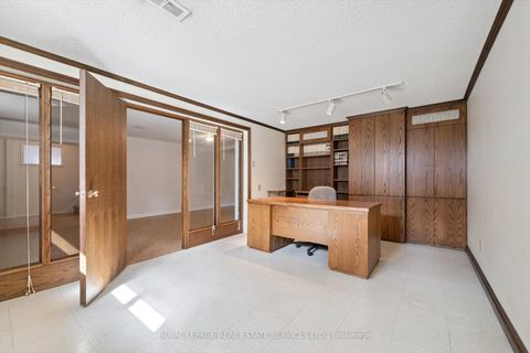 Photo 24 at 7 Gatesgill Crescent, CFB, Toronto