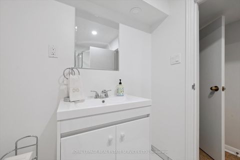 Photo 28 at 7 Gatesgill Crescent, CFB, Toronto