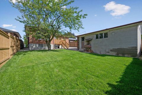 Photo 34 at 7 Gatesgill Crescent, CFB, Toronto