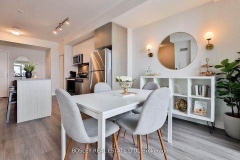 Photo 15 at 612 - 859 The Queensway, Queensway, Toronto