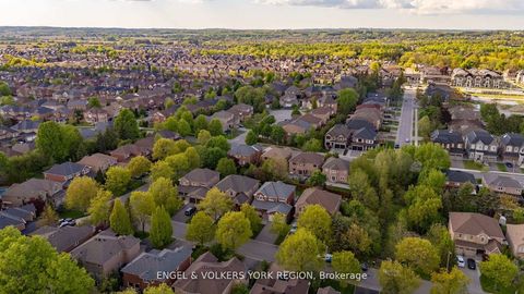 Photo 3 at 24 Timber Valley Avenue, Oak Ridges, Richmond Hill