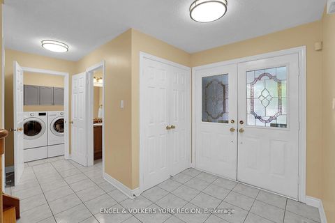 Photo 4 at 24 Timber Valley Avenue, Oak Ridges, Richmond Hill