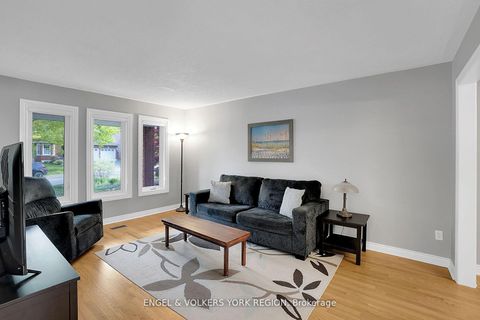 Photo 6 at 24 Timber Valley Avenue, Oak Ridges, Richmond Hill