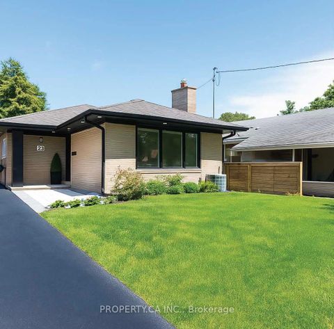 Photo 1 at 33 Moorecroft Crescent, Ionview, Toronto