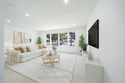 Photo 6 at 33 Moorecroft Crescent, Ionview, Toronto