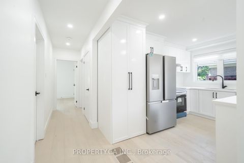 Photo 12 at 33 Moorecroft Crescent, Ionview, Toronto