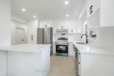 Photo 14 at 33 Moorecroft Crescent, Ionview, Toronto