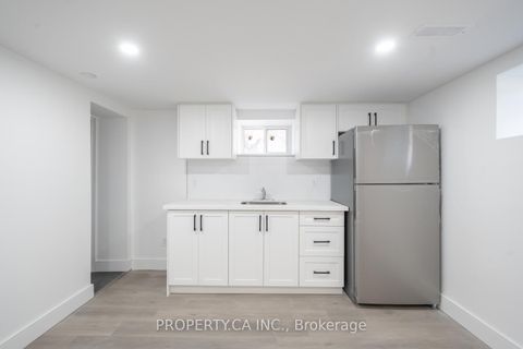 Photo 31 at 33 Moorecroft Crescent, Ionview, Toronto