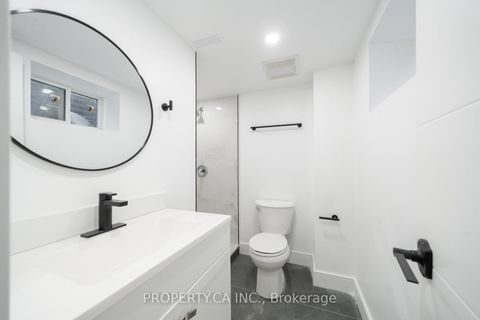 Photo 41 at 33 Moorecroft Crescent, Ionview, Toronto