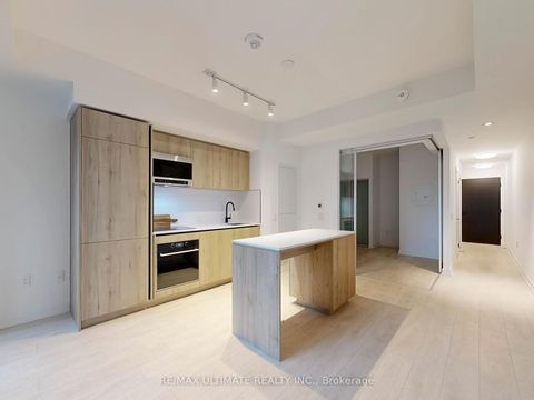 Photo 3 at 207 - 117 Broadway Avenue, Mount Pleasant West, Toronto