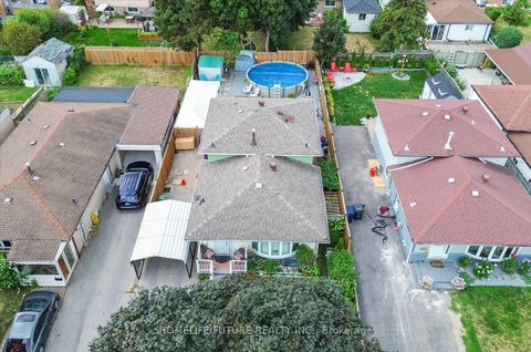 Photo 5 at 18 Hutcherson Square, Malvern, Toronto
