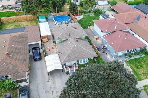 Photo 6 at 18 Hutcherson Square, Malvern, Toronto