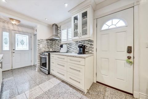 Photo 11 at 18 Hutcherson Square, Malvern, Toronto