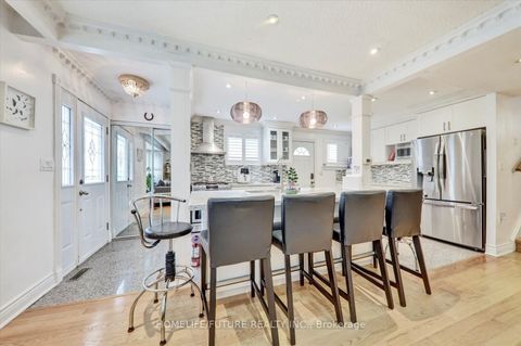Photo 13 at 18 Hutcherson Square, Malvern, Toronto