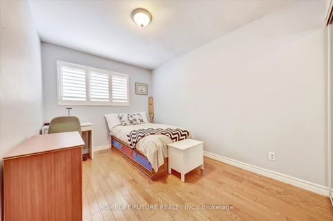 Photo 22 at 18 Hutcherson Square, Malvern, Toronto